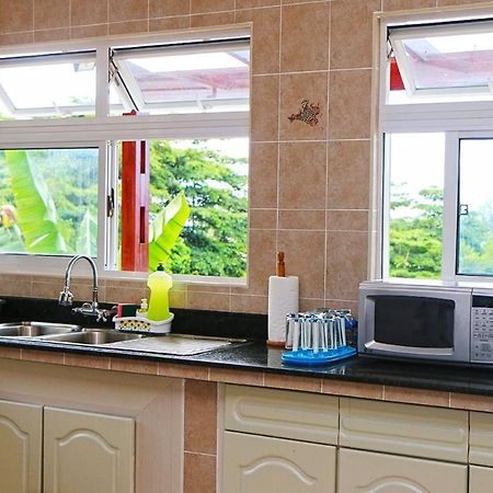 Апартаменти Saria Self Catering селище Ансе-Волберт Екстер'єр фото